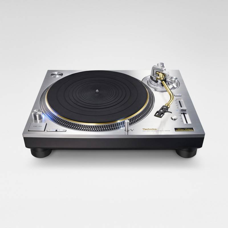 TECHNICS SL-1200GME Grand Class Direct Drive Turntable Direct drive