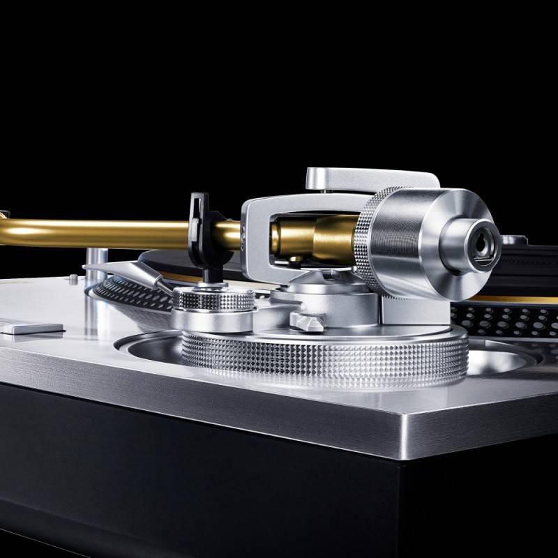 TECHNICS SL-1200GME Grand Class Direct Drive Turntable Direct drive