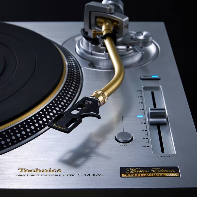 TECHNICS SL-1200GME Grand Class Direct Drive Turntable Direct drive